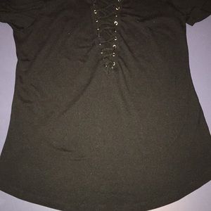 I’m selling a rue 21 shirt!